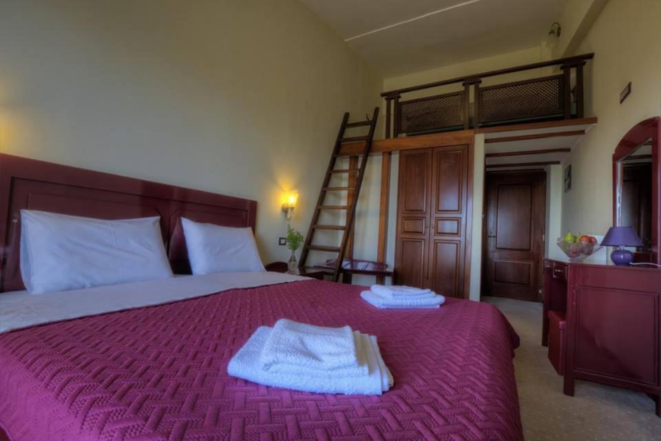 Hotel Isaraiko Spiti Agia Theodora Íszarisz Kültér fotó