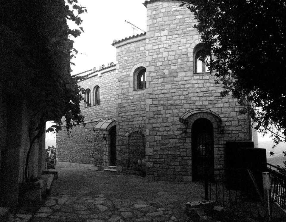 Hotel Isaraiko Spiti Agia Theodora Íszarisz Kültér fotó