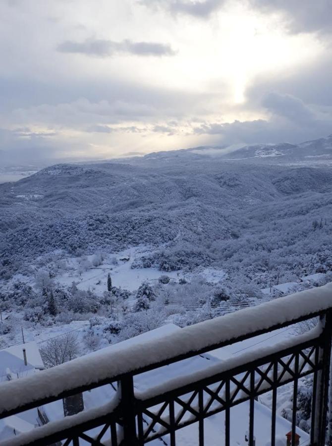 Hotel Isaraiko Spiti Agia Theodora Íszarisz Kültér fotó