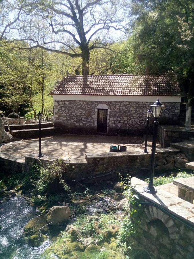 Hotel Isaraiko Spiti Agia Theodora Íszarisz Kültér fotó