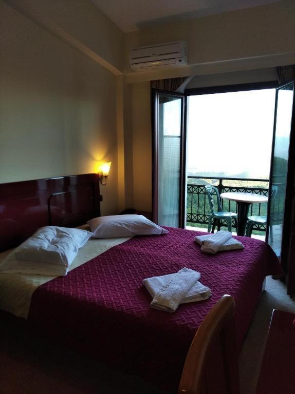 Hotel Isaraiko Spiti Agia Theodora Íszarisz Kültér fotó